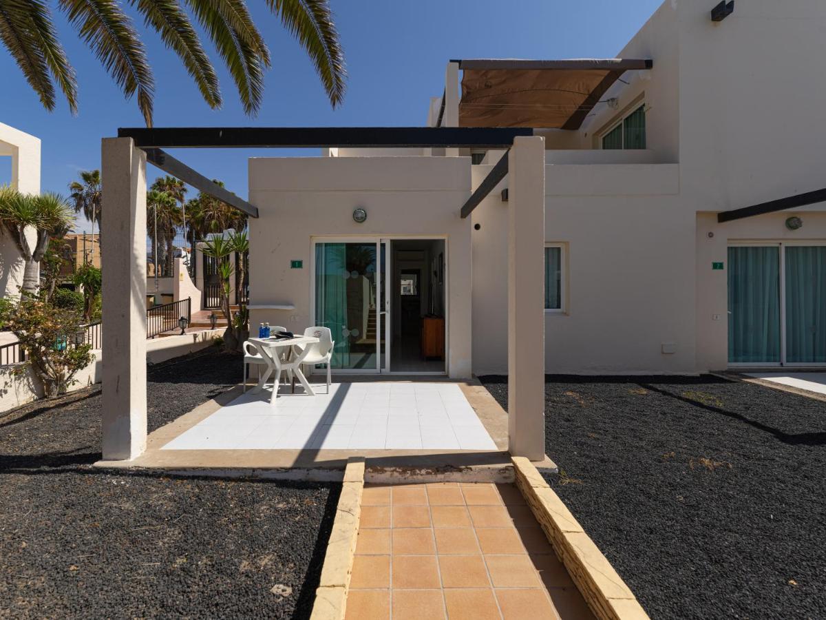 Homeforguest 15 Con Terraza Y Piscina En Apartamento Corralejo