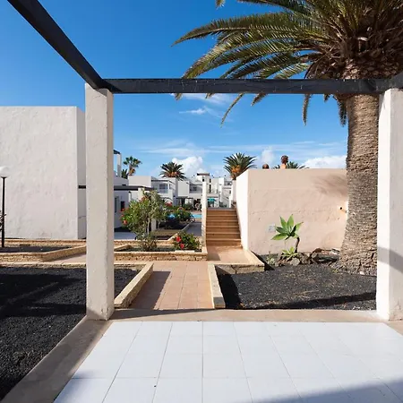 Homeforguest Apartamento 15 Con Terraza Y Piscina En Corralejo Exterior photo